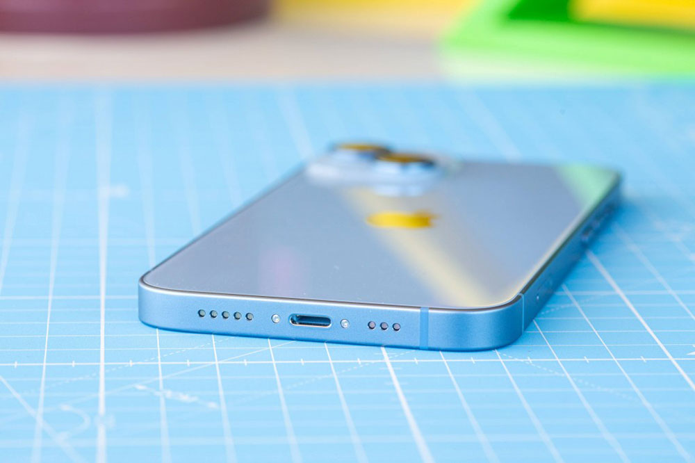 New Release iPhone 14 12MP autofocus